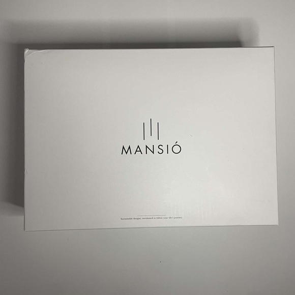 La Mansio olive green shoulder bag/backpack/versatile NWT - Picture 2 of 16